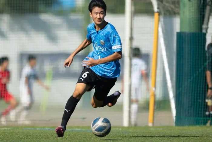 川崎前锋小将关德晴获日本国籍，曾为U18主力边后卫